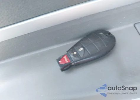 2010 Dodge Grand Caravan Hero z USA, uszkodzony, nr VIN 2D4RN3D18AR389378